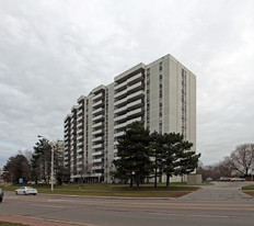 6161 Bathurst St Apartments