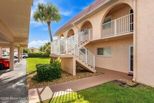 8000 Ridgewood Ave in Cape Canaveral, FL - Building Photo