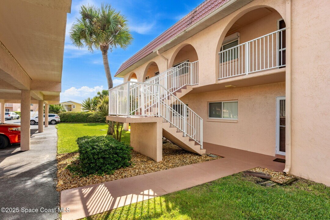 8000 Ridgewood Ave in Cape Canaveral, FL - Building Photo