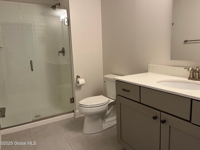200 Broadway-Unit -406 in Troy, NY - Building Photo - Building Photo