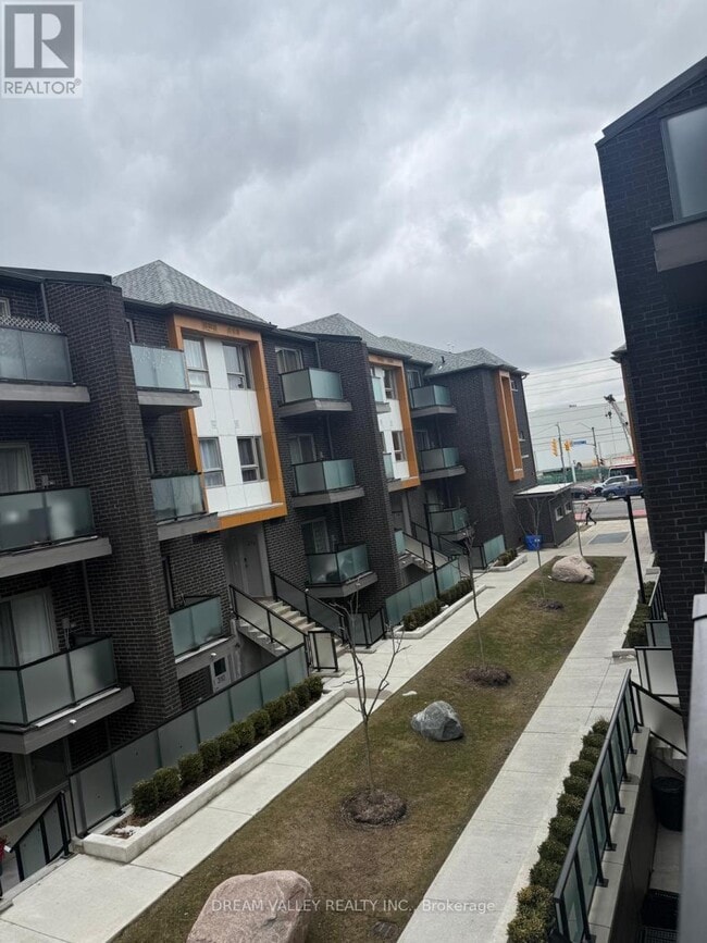 2789 Eglinton Ave E in Toronto, ON - Building Photo - Building Photo