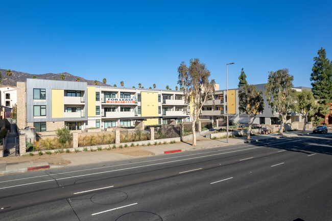 Glenoaks Residences in Glendale, CA - Building Photo - Building Photo