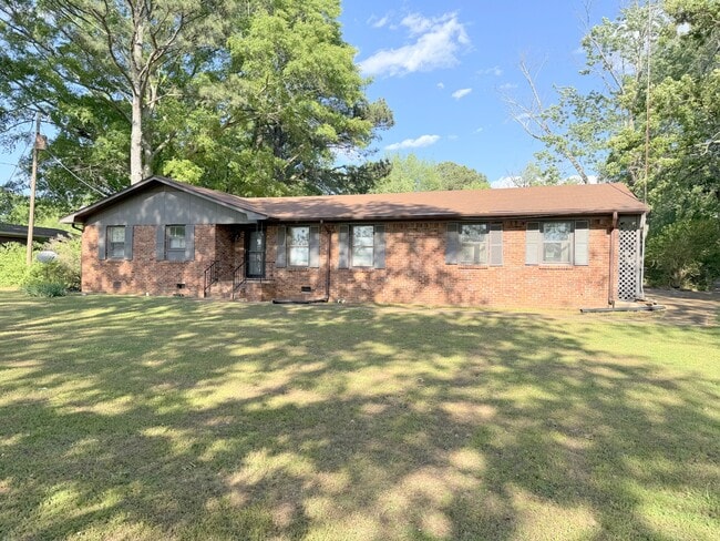 6079 Wall Triana Hwy in Madison, AL - Building Photo - Building Photo