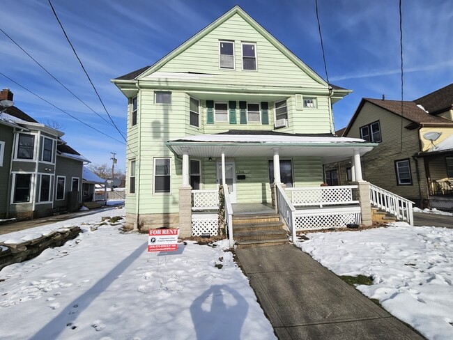 property at 2810 Woodbridge Ave