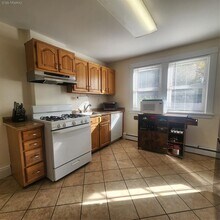 24 Prairie Ave in Suffern, NY - Building Photo - Building Photo