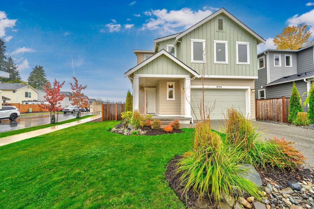 8793 75th Pl NE in Marysville, WA - Building Photo