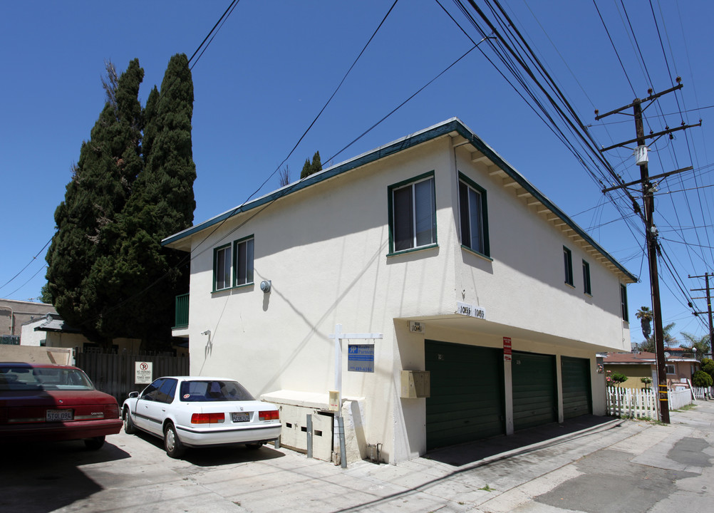 1033-1041 N Virginia Ct in Long Beach, CA - Building Photo