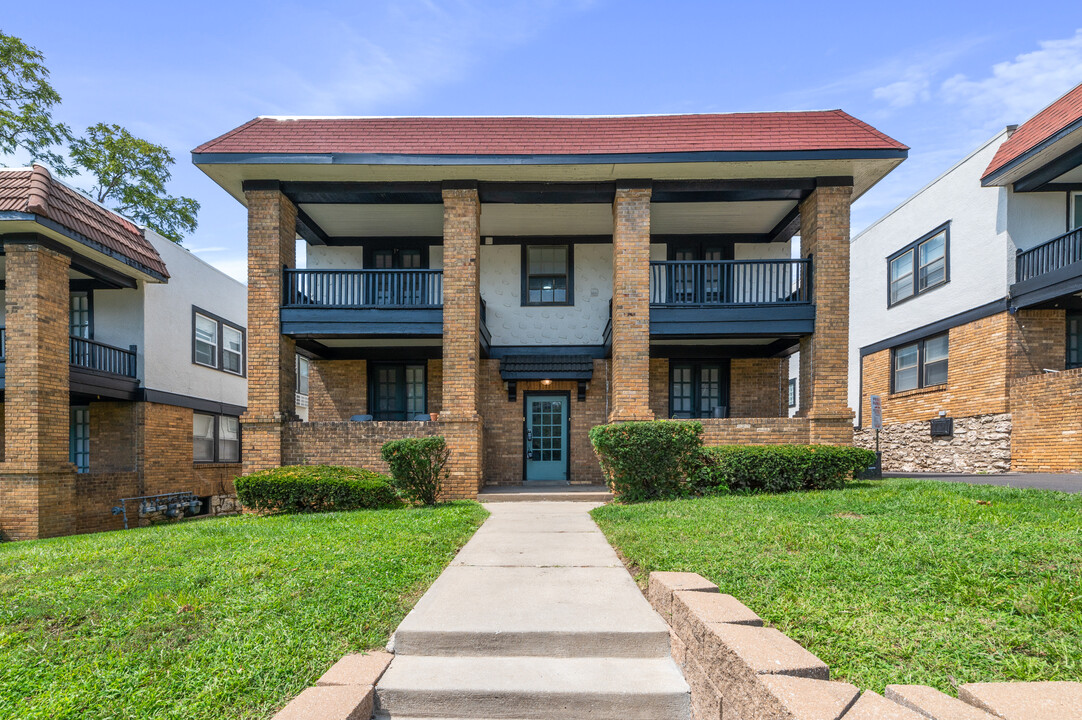 Drake on Holly in Kansas City, MO - Foto de edificio