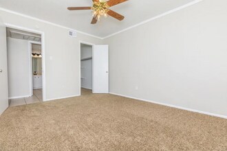 4645 Ocean Dr in Corpus Christi, TX - Building Photo - Building Photo