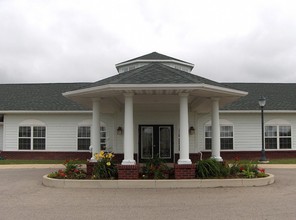 Eagle Springs Retirement Living in Dundee, MI - Building Photo - Building Photo