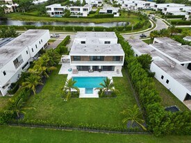 16529 Botaniko Dr N in Weston, FL - Building Photo