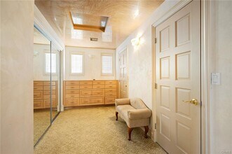 3331 Oakmont View Dr in Glendale, CA - Building Photo - Building Photo