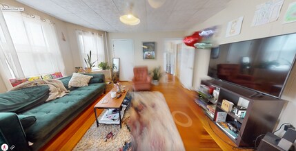 82 Concord Ave, Unit 2 in Somerville, MA - Foto de edificio - Building Photo