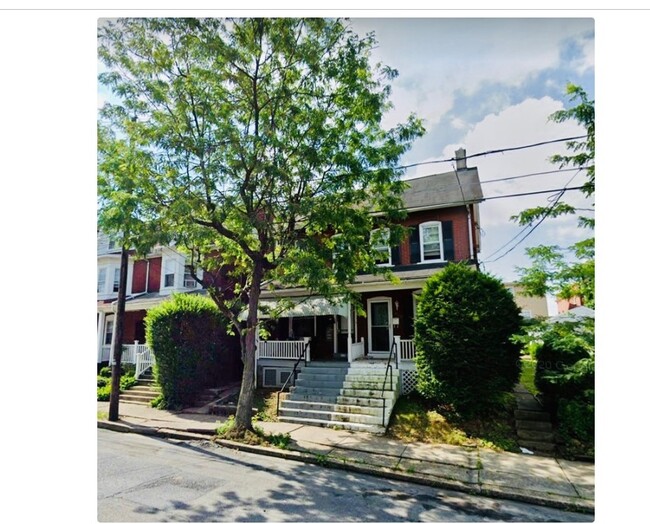 property at 432 E Laurel St