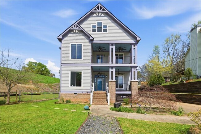 property at 850 Ormewood Ave SE