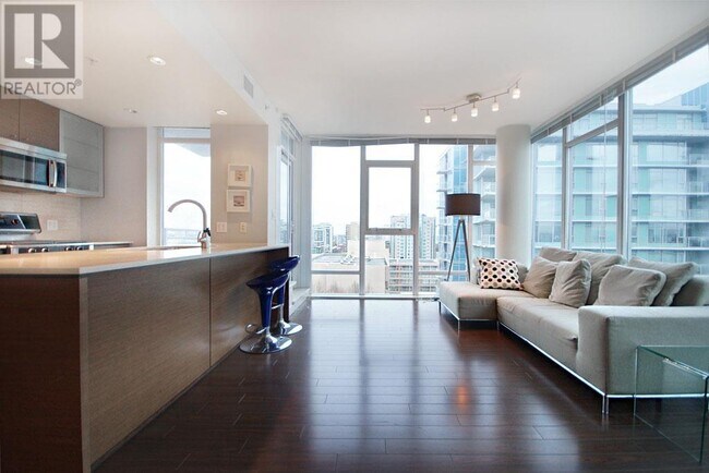 5900-5900 Alderbridge Wy in Richmond, BC - Building Photo - Building Photo