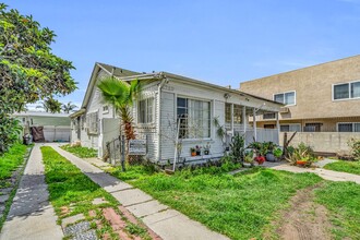 4938 Maplewood Ave in Los Angeles, CA - Building Photo - Building Photo