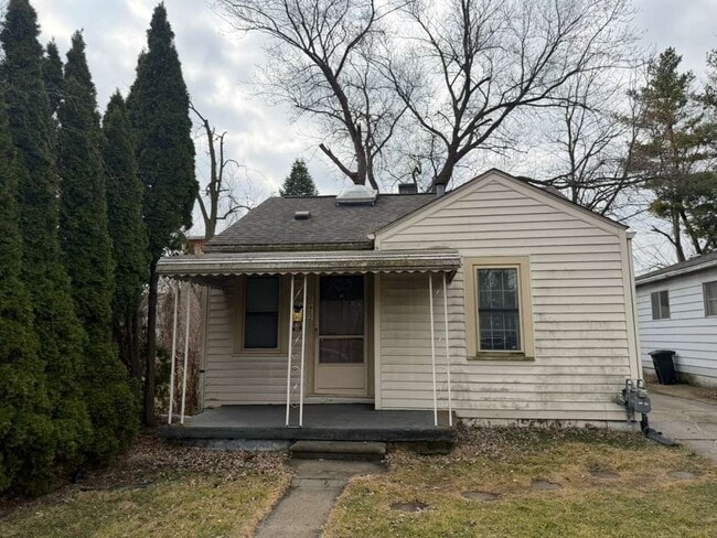 property at 20852 Ridgemont Rd