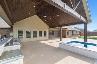 4857 Dutton Lake Dr in Baytown, TX - Building Photo - Building Photo