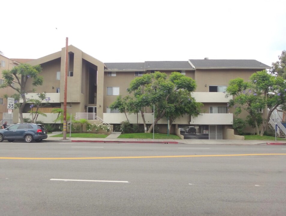 10770 Palms Blvd in Los Angeles, CA - Foto de edificio