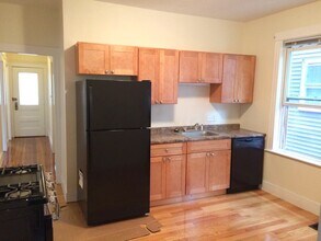 28 Saint Margaret St, Unit 1 in Boston, MA - Building Photo - Building Photo