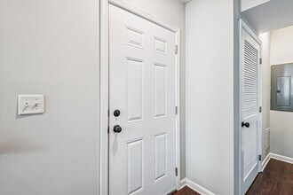 1324 W Lombard St in Baltimore, MD - Foto de edificio - Building Photo