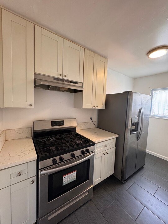 10910 S Avalon Blvd in Los Angeles, CA - Building Photo
