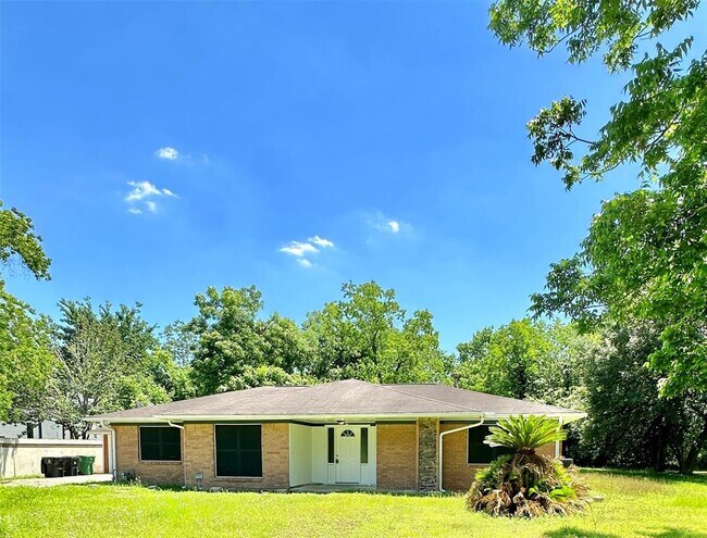 802 Bystreet Rd in Pasadena, TX - Building Photo - Building Photo