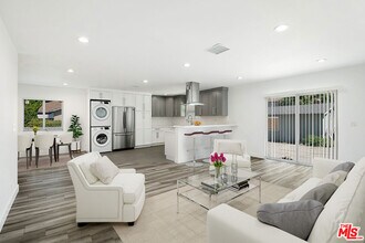 15200 Martha St in Los Angeles, CA - Building Photo - Building Photo