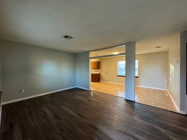 3308 Gwendolyn Ln in Edmond, OK - Building Photo - Building Photo