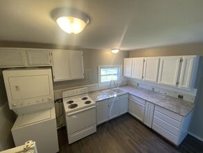 669 Whittinghill Ave in Salina, KS - Building Photo - Building Photo