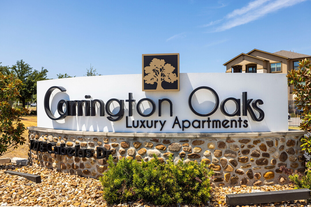 Carrington Oaks in Buda, TX - Foto de edificio