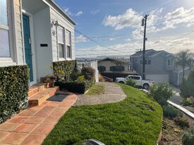 1828 Guy St in San Diego, CA - Building Photo