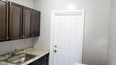 430 N Charles St in Daytona Beach, FL - Building Photo - Building Photo