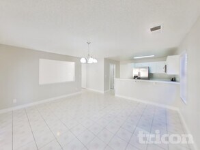 5728 Fairlight Dr in Las Vegas, NV - Building Photo - Building Photo