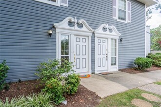 359 Ferdinand Cir in Virginia Beach, VA - Foto de edificio - Building Photo