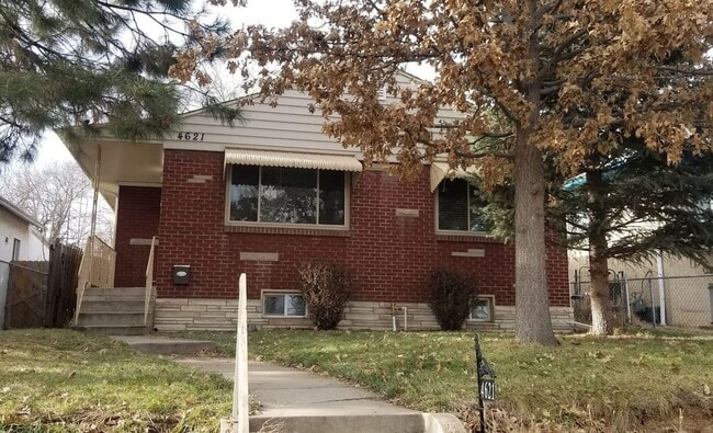 property at 4621 Elm Ct