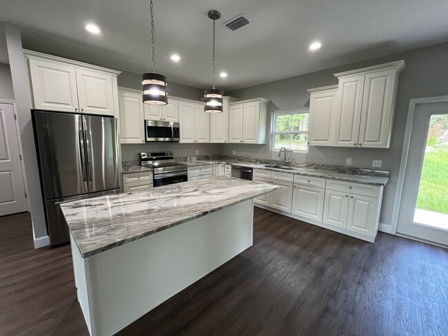 239 SW Fieldstone Ct in Lake City, FL - Building Photo - Building Photo