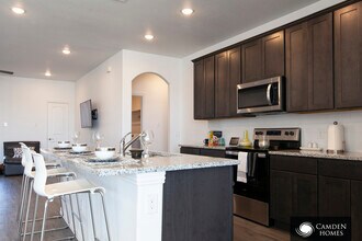 262 Creighton Ave in Red Oak, TX - Building Photo - Building Photo