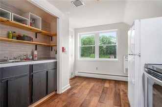 2 Douglas Pike in Smithfield, RI - Building Photo - Building Photo