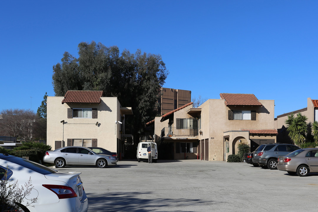 206 Roanoke Rd in El Cajon, CA - Building Photo