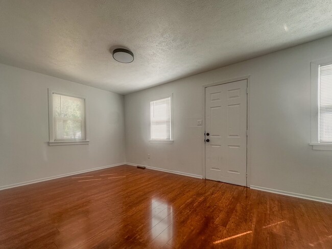 3541 Blackstone Ave in Rockford, IL - Building Photo - Building Photo