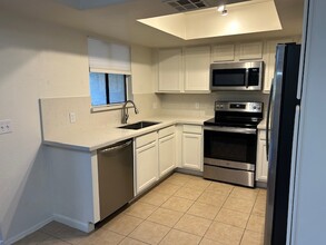 9990 N Scottsdale Rd, Unit 2037 in Paradise Valley, AZ - Building Photo - Building Photo