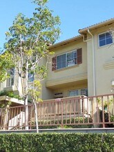 317 W Summerfield Cir in Anaheim, CA - Building Photo - Building Photo