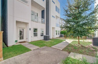 2116 Naomi St in Houston, TX - Building Photo - Building Photo