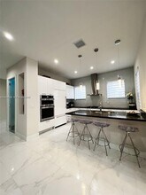8253 NW 47th Ln in Doral, FL - Building Photo - Building Photo