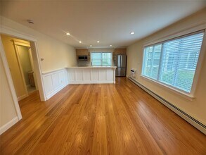 250 Beechwood Ave in Poughkeepsie, NY - Building Photo - Building Photo