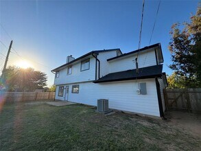 1905 Hollow Tree Blvd in Round Rock, TX - Foto de edificio - Building Photo