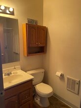 356 W Main St, Unit Apt 1 in Marshall, MN - Foto de edificio - Building Photo