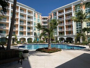802 W Windward Way in Lantana, FL - Building Photo - Building Photo